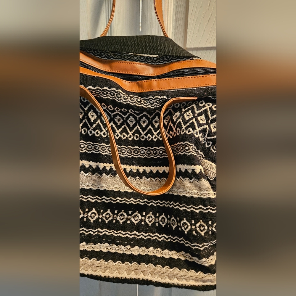 Handbag - Picture 5 of 11